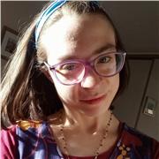 Diplomata in Informatica e Telecomunicazioni, possiedo il certificato CAE. Offro ripetizioni in ogni materia per bambini alle scuole medie ed elementari